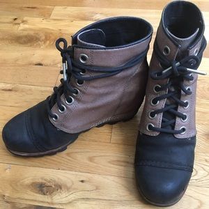 Sorel PDX Lace-Up wedge sz 7